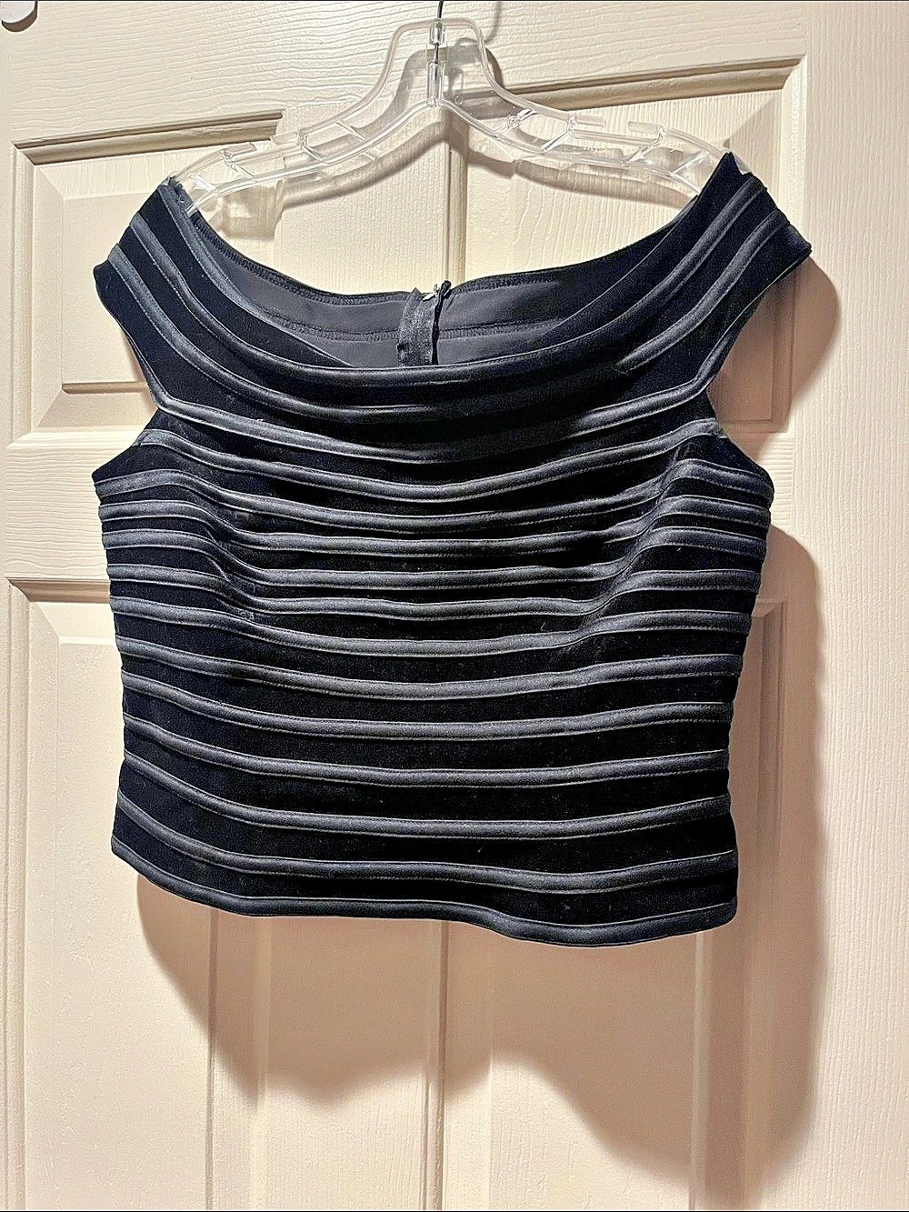 JS Collections Ruched Black Crop Top Size medium/12 Like New
